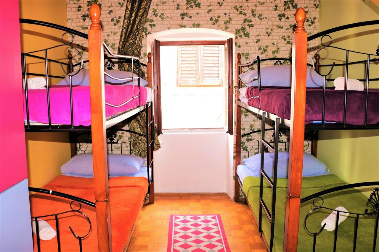 Hostel Alma 2 ポレッチ エクステリア 写真